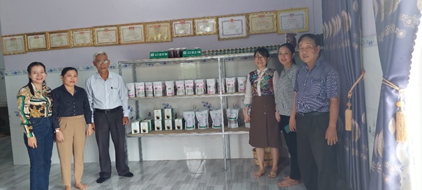 Nghiệm thu hỗ trợ máy móc, thiết bị tại cơ sở sản xuất bột thảo mộc và nông sản Linh Trang xã Bình Phục
