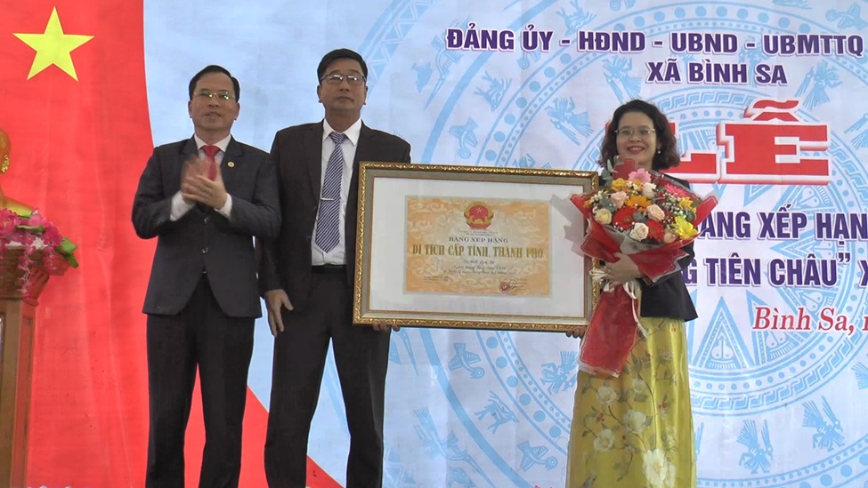 Bình Sa đón nhận bằng xếp hạng Di tích lịch sử “Nghĩa trủng làng Tiên Châu”