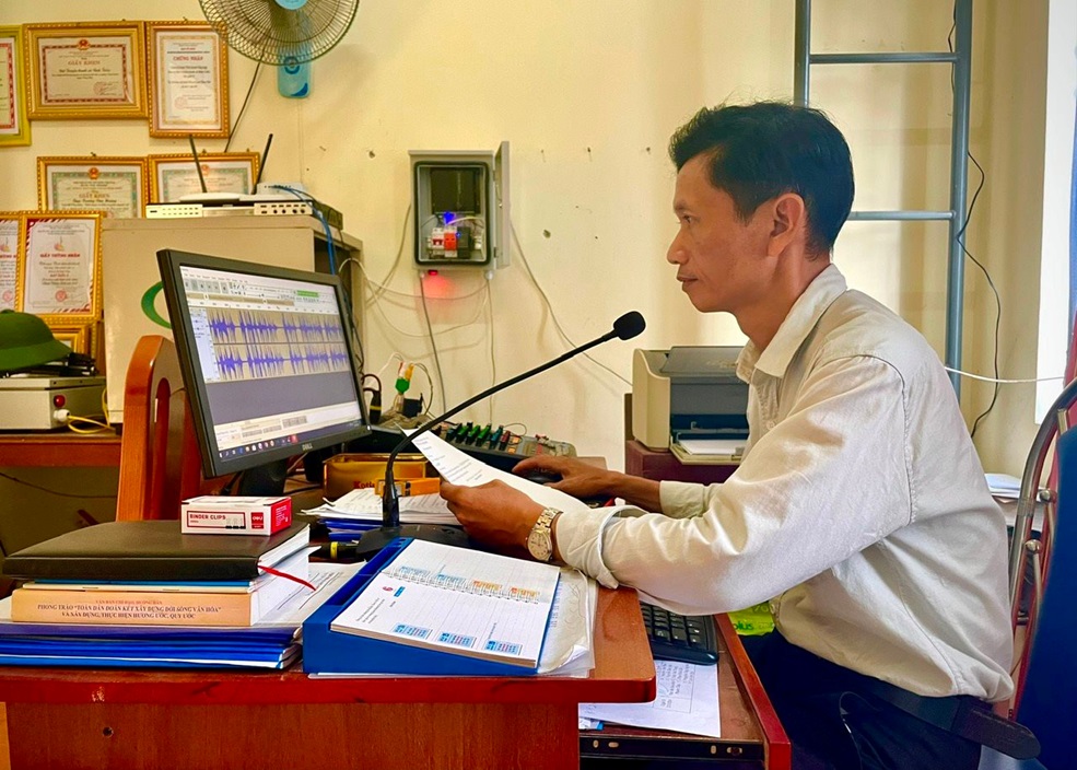 Anh Hoàng phát thanh cơ sở