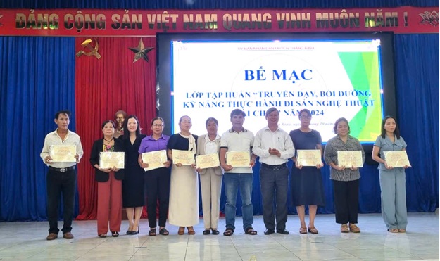 Thăng Bình có 132 người hoàn thành bồi dưỡng kỹ năng thực hành di sản nghệ thuật Bài chòi