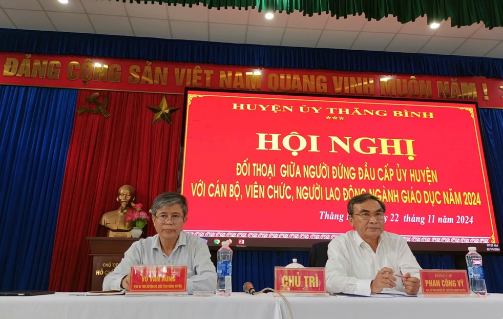 Thường trực Huyện ủy Thăng Bình đối thoại với cán bộ, viên chức, nhân viên ngành giáo dục